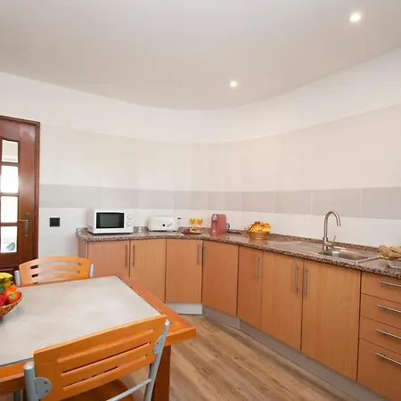 Hollywood - Sitio Calmo Com Piscina Aquecivel E Bbq - *